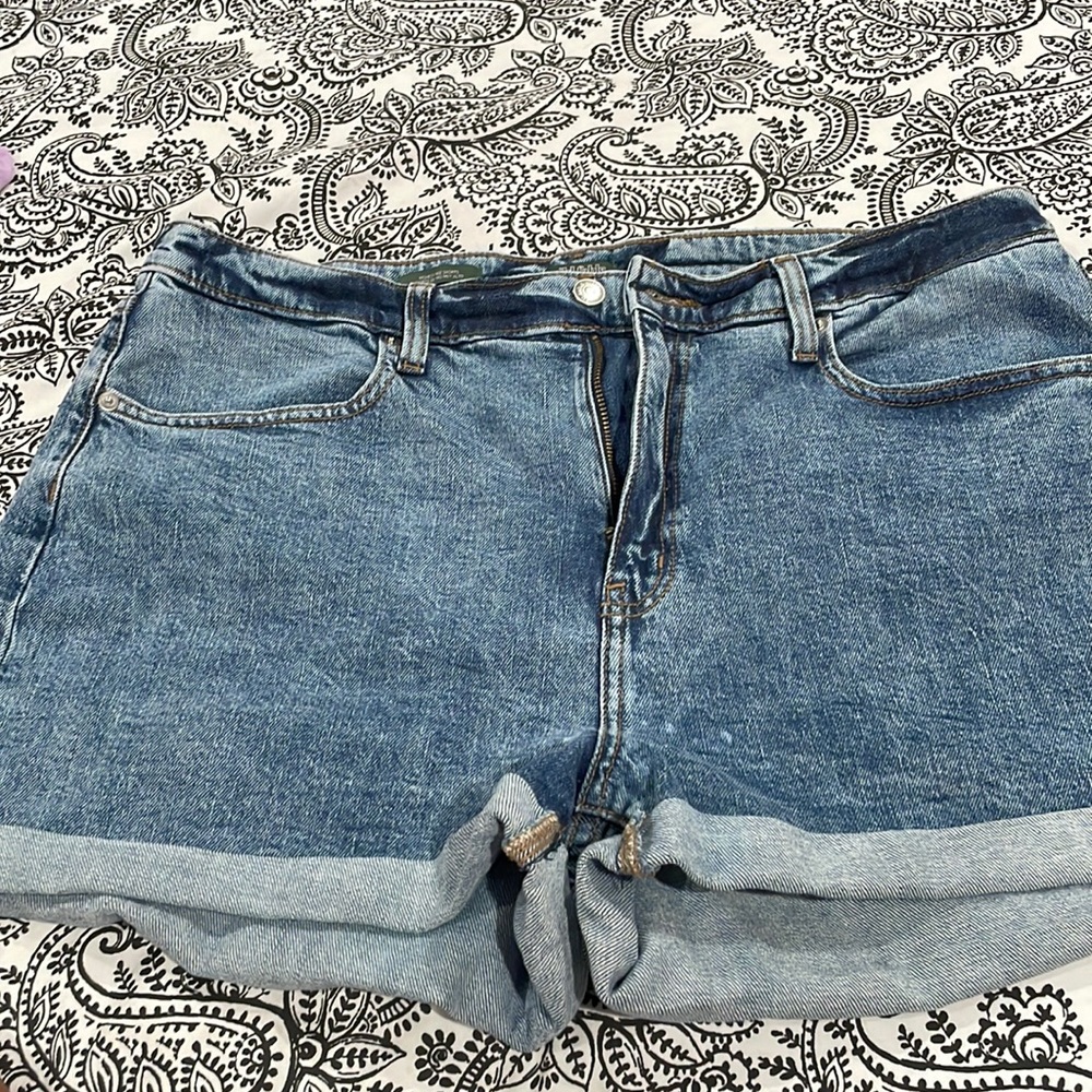 US16 High Rise Shorts